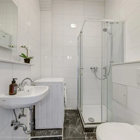 Homebydoni - Zentral I Kueche I Balkon I 7 Gaeste Апартаменты Висбаден