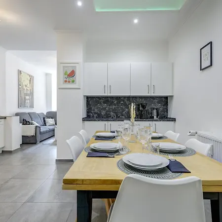 Apartment Homebydoni - Zentral I Kueche I Balkon I 7 Gaeste