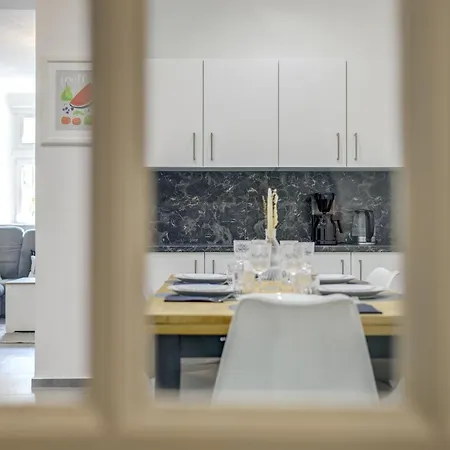 Apartment Homebydoni - Zentral I Kueche I Balkon I 7 Gaeste