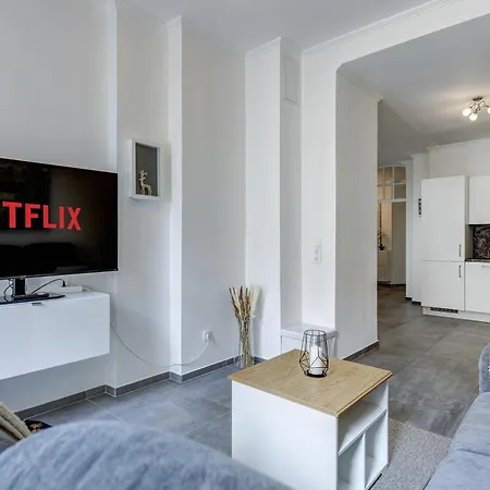 Homebydoni - Zentral I Kueche I Balkon I 7 Gaeste アパート *