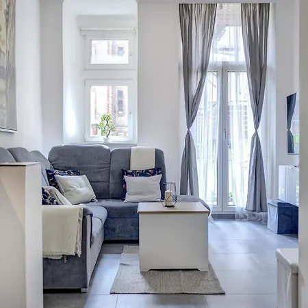 Homebydoni - Zentral I Kueche I Balkon I 7 Gaeste Висбаден