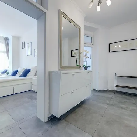 Homebydoni - Zentral I Kueche I Balkon I 7 Gaeste *